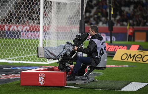 Ligue 1 Canal Se Prépare à Faire Une Offre Pour Récupérer Les Droits Tv De Mediapro