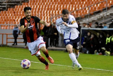 Alvarado Defiende Su Paternidad Ante Un Nueva Chicago En Alza Diario