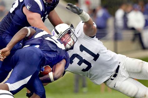 Former Penn State LB Paul Posluszny elected to the College Football Ha