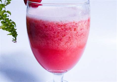 Resep Jus Strawberry Oleh Ummu Azzam Cookpad