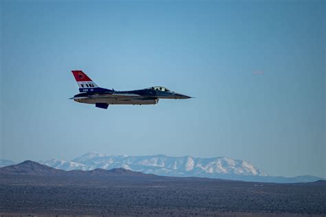 DVIDS - Images - The F-16 Viper Demonstration Team performs at the F-16 ...