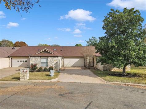 15 Fairway Ln Meadowlakes Tx 78654 ®