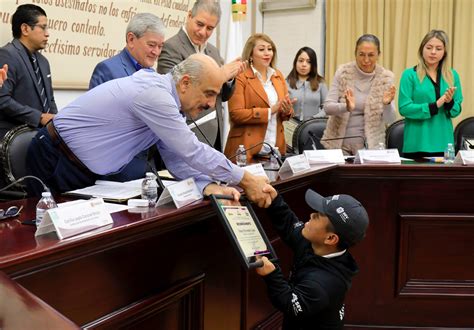 Reconoce Ayuntamiento a deportistas y entrenadores xalapeños Formato