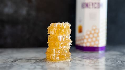 10 Benefits of Eating Raw Honeycomb | Pass The Honey – Pass the Honey