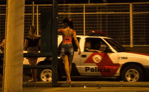 Prostituição na região central de Santos 08 02 2019 Especial