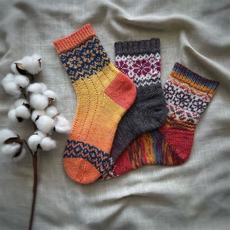 Ravelry: Socks Lito pattern by Olya Kilic