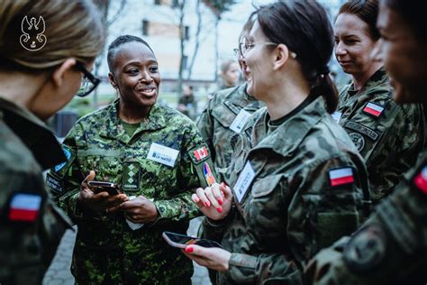 Za Cznik Publikacji Women Of Nato Biuro Prasowe Dow Dztwa Wojsk