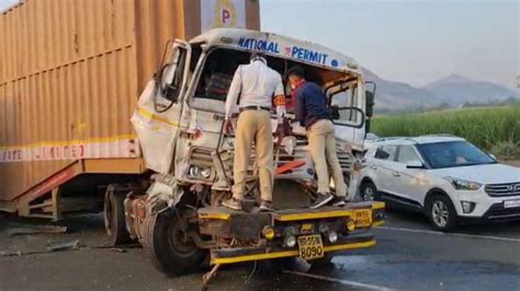 Photo नाशिकसह साताऱ्यात भीषण अपघात 12 जण जखमी Marathi News Accident In Nashik And Satara