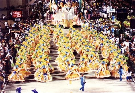 Há 20 anos mineiros escreviam o samba enredo da Portela sobre um