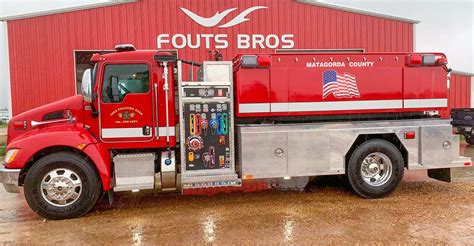 2000 Gallon Tanker Fire Truck Bulldog Fire Apparatus