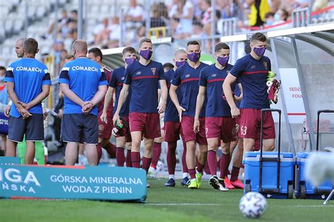 Pko Ekstraklasa Media Pi Ciu Pi Karzy Pogoni Szczecin Z Koronawirusem