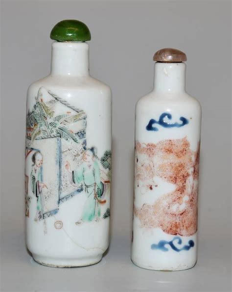 0608 Zwei Porzellan Snuffbottle China Um 1900 K K Auktionen In