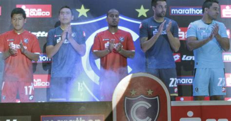 Cienciano Cuadro Cusqueño Presentó A Su Nueva Camiseta Fotos