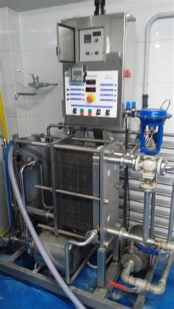 PASTEURISATEUR À PLAQUES 1000 LITRES HEURE ARSOPI THERMAL S A à 10500