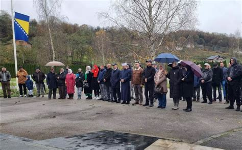 Uprili En I Prigodni Program Dan Dr Avnosti Bih I U Memorijalnom