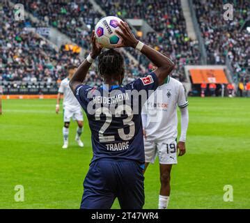 Omar Haktab Traore FC Heidenheim 23 Beim Schiedsrichter GER 1 FC