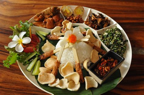 Nasi Campur Bali Bali, Indonesian Food, Asian Cooking, Gastronomy, Betties, Cobb Salad, Cheese ...