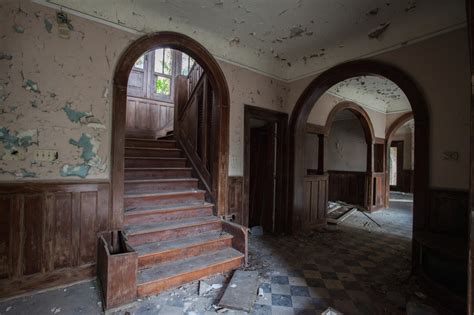 Inside Abandoned Mansions 6 Hauntingly Beautiful Us Sites