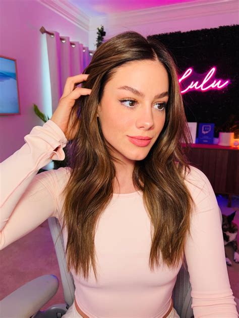 8 Hot New LuluLuvely Bikini Pics