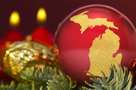 Christmas in Michigan: 15 Festive Ways To Celebrate - Midwest Explored