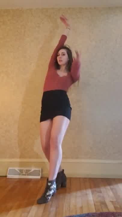 Dance And Disrobe To Naked Miniskirt Bodysuit Pillowtalk By Zayn Hotntubes