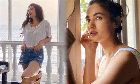 Bollywood Hot Actress Sonal Chauhan Stunning Images