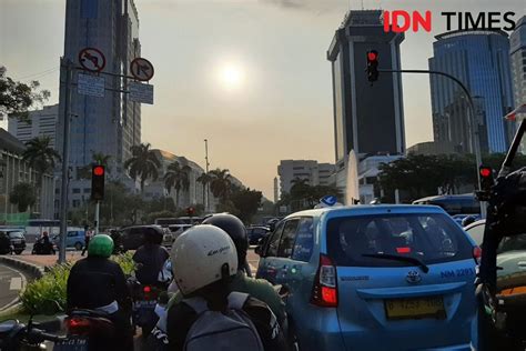 Lampu Merah Terlama Di Indonesia Ada Yang Sampai Menit