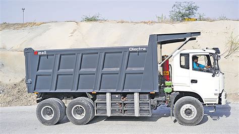 రడడ పక ఒలకటర ఎలకటరక టపపర Olectra electric tipper on