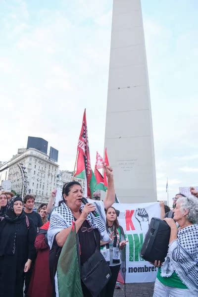 Buenos Aires Argentina 16 De Febrero De 2024 Protestan Frente Al Obelisco En El Centro De La