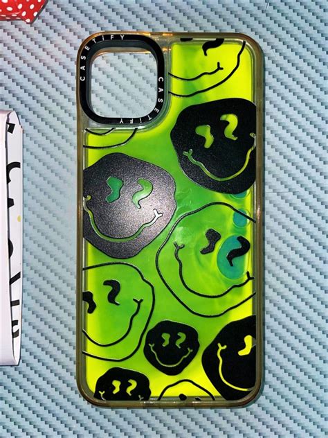 IPHONE 11 PRO MAX CASETIFY SMILEY BLACK INK GLOW IN THE DARK LIQUID