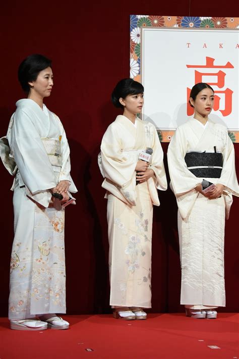 左から戸田菜穂、芳根京子、石原さとみ。 ドラマ「高嶺の花」石原さとみが峯田和伸の生歌に感動「ラブシーンができそう！」 画像ギャラリー