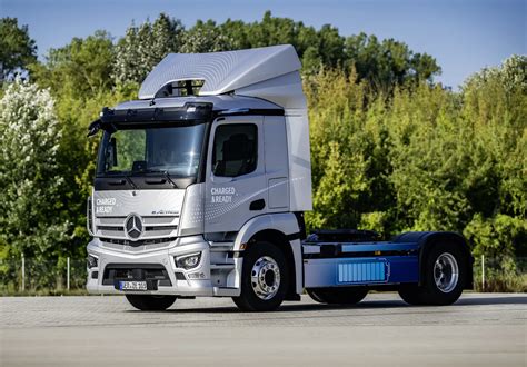 Mercedes Benz Eactros Tractor Completes Km Road Endurance