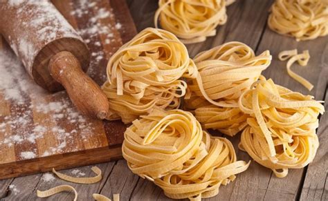 10 receitas de massas italianas que vão te levar direto para a Itália