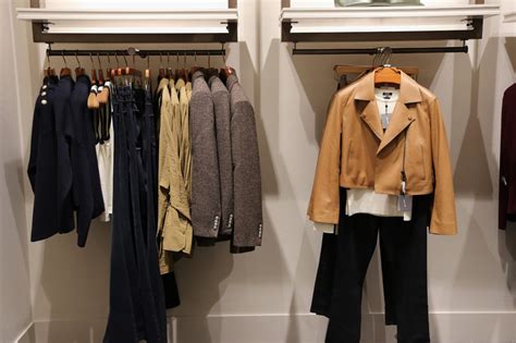 MASSIMO DUTTI RENUEVA SU IMAGEN EN MULTIPLAZA Esencia Informativa