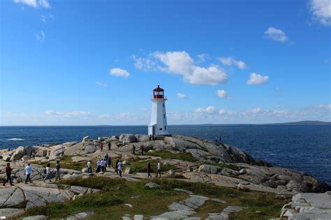 Peggy's Cove Lighthouse// Nova Scotia, Canada | Caravan Sonnet