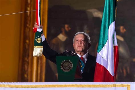 Amlo Da El Grito De Independencia En El Z Calo De La Ciudad De M Xico