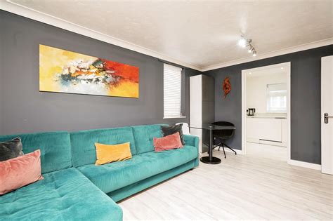 1 bedroom ground floor flat for sale in 234 Plumstead High Street