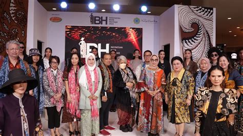 Peringati Hari Batik Nasional Kota Kasablanka Gelar Pameran Batik