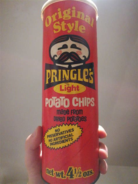 The old Pringle’s cans were better : r/typography