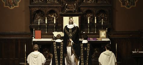 Elevation Of The Sacred Host A Solemn Mass In The Dominica Flickr