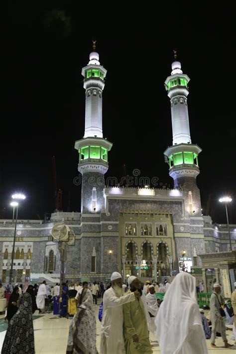 Pedestrians Heading To the Haram Mosque in Mecca and Mecca Royal Clock ...