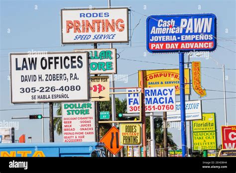 40th street sw multiple commercial signs strip mall hi-res stock ...