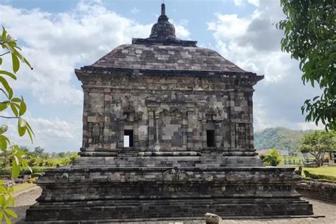 Wisata Sejarah Di Candi Banyunibo Candi Peninggalan Dari Mataram Kuno