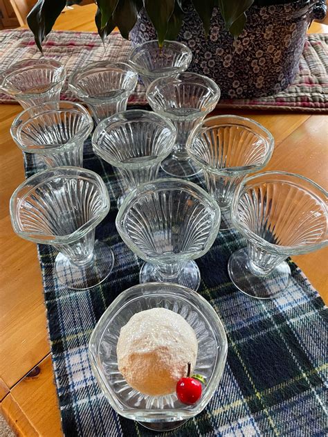 Set Of 2 Vintage Ice Cream Sundae Glasses 1950s Jeanette Glass Clear