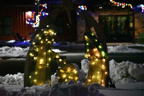 Christmas lights 101: Where to spot the best displays in Garfield ...