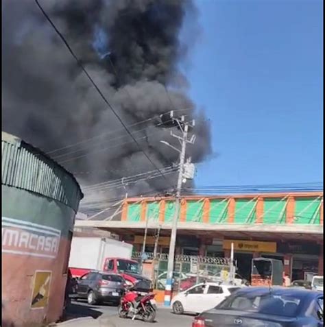 Gran Incendio Consume Recicladora En Cartago La Teja