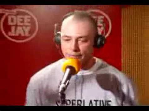 FABRI FIBRA FREESTYLE A RADIO DEEJAY YouTube