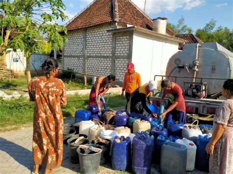 Bpbd Bojonegoro Mulai Lakukan Droping Air Bersih Kabar Desa Suara Desa