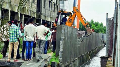 Politicians Hurdle To Demolitions On Nalas In Hyderabad Politicians