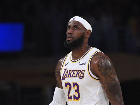 Not so Merry Christmas: Sad LeBron James After Lakers' Defeat Sparks ...